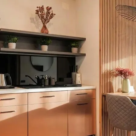 Designer Loft In Center W Parking And Queen Bed Apartmán