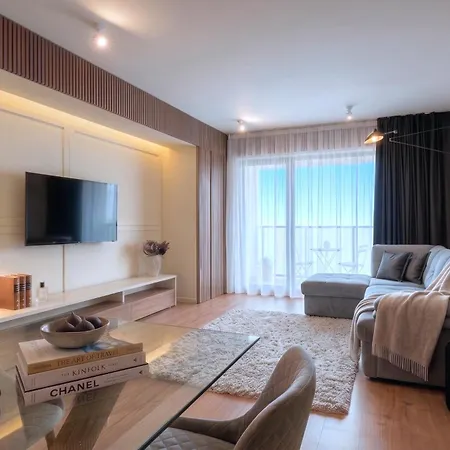 Designer Loft In Center W Parking And Queen Bed *